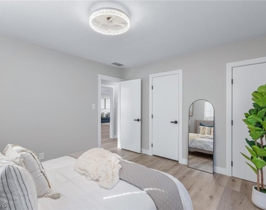 139 Fir Street - Photo Thumbnail 16