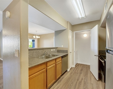 7255 Sunset Road - Photo Thumbnail 11