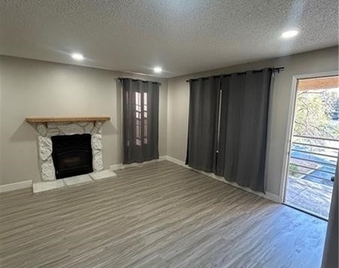 9070 Spring Mountain Road - Photo Thumbnail 2