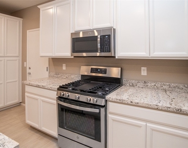 9 Alamere Falls Drive - Photo Thumbnail 6