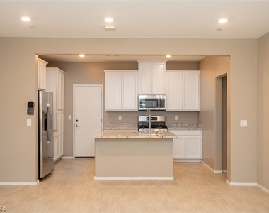 9 Alamere Falls Drive - Photo Thumbnail 2
