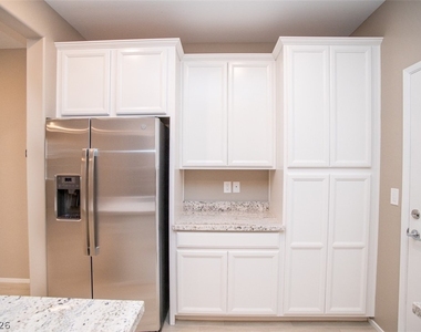 9 Alamere Falls Drive - Photo Thumbnail 7