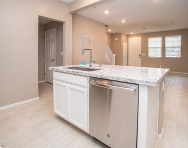 9 Alamere Falls Drive - Photo Thumbnail 8