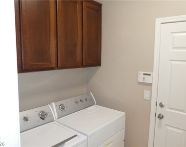 4054 Lower Saxon Avenue - Photo Thumbnail 17