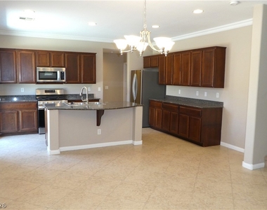 4054 Lower Saxon Avenue - Photo Thumbnail 7