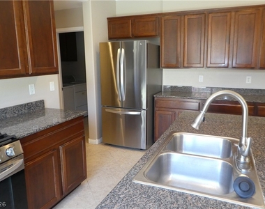 4054 Lower Saxon Avenue - Photo Thumbnail 11