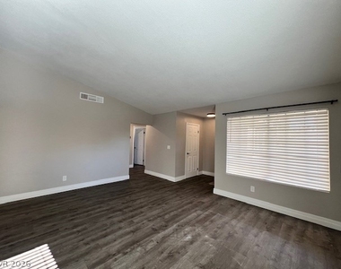 2526 Wolverton Avenue - Photo Thumbnail 9