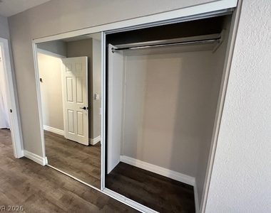 2526 Wolverton Avenue - Photo Thumbnail 36