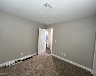 2526 Wolverton Avenue - Photo Thumbnail 22