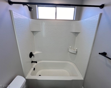 2526 Wolverton Avenue - Photo Thumbnail 28