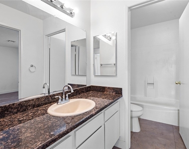6224 Meadow Vista Lane - Photo Thumbnail 10