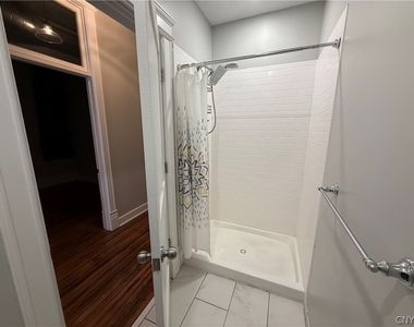 205 E Jefferson Street - Photo Thumbnail 13