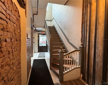 205 E Jefferson Street - Photo Thumbnail 4
