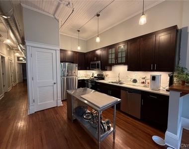 205 E Jefferson Street - Photo Thumbnail 9
