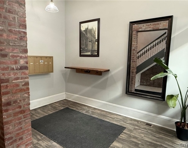 205 E Jefferson Street - Photo Thumbnail 3
