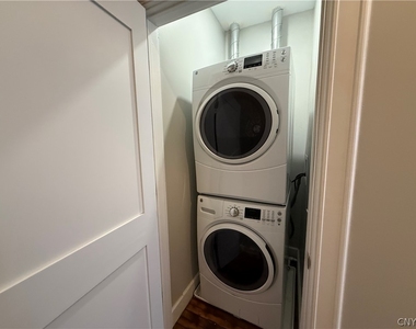 205 E Jefferson Street - Photo Thumbnail 17