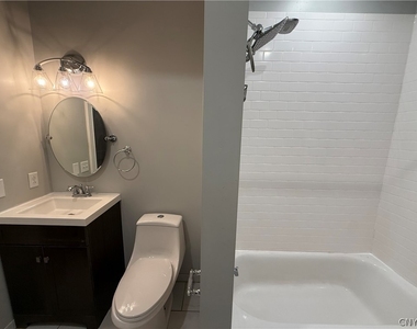 205 E Jefferson Street - Photo Thumbnail 20