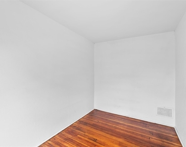 104 Kincaid Avenue - Photo Thumbnail 13