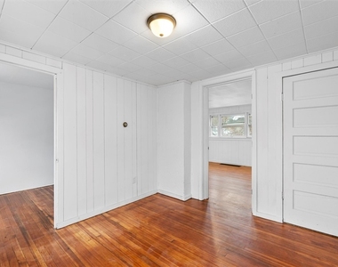 104 Kincaid Avenue - Photo Thumbnail 12