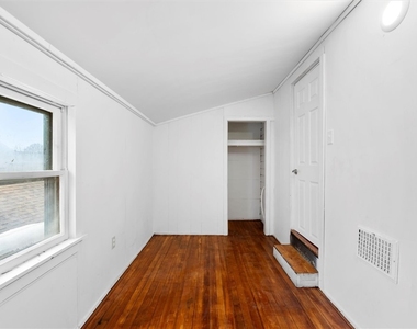 104 Kincaid Avenue - Photo Thumbnail 4