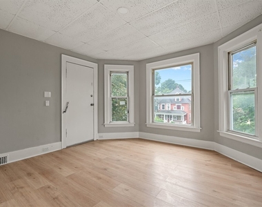 712 Oak Street - Photo Thumbnail 7