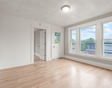 712 Oak Street - Photo Thumbnail 6