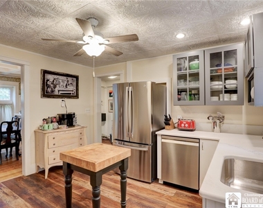 98 Forest Avenue - Photo Thumbnail 14