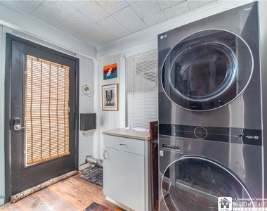 98 Forest Avenue - Photo Thumbnail 28