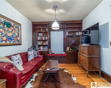 98 Forest Avenue - Photo Thumbnail 8