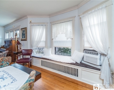 98 Forest Avenue - Photo Thumbnail 5