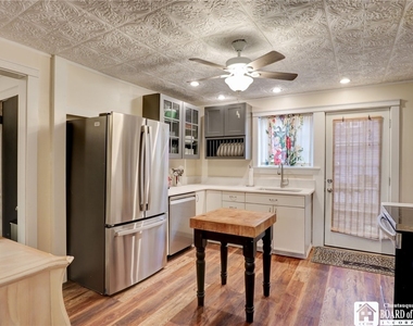 98 Forest Avenue - Photo Thumbnail 9