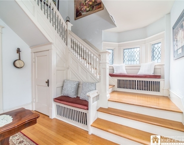 98 Forest Avenue - Photo Thumbnail 18