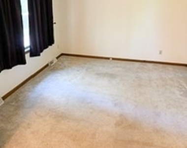 1425 Como Park Boulevard - Photo Thumbnail 6