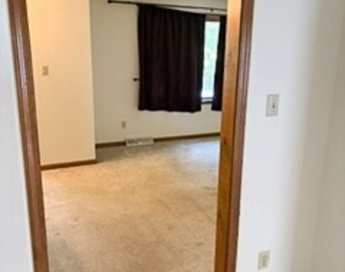1425 Como Park Boulevard - Photo Thumbnail 4