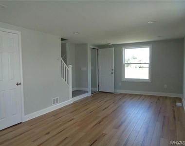 4563 Union (left Side) Road - Photo Thumbnail 5