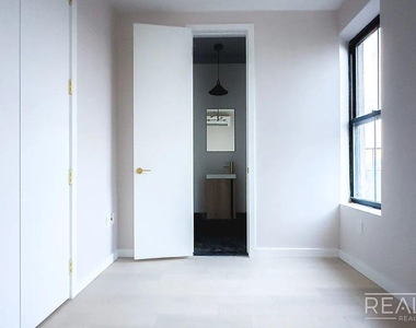 81 Beadel Street - Photo Thumbnail 9