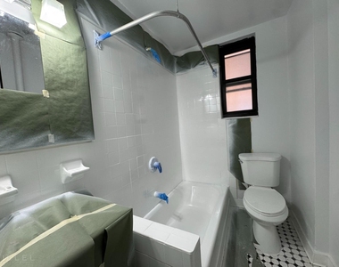 36-14 165th St - Photo Thumbnail 4