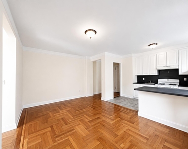 105 Pinehurst Avenue - Photo Thumbnail 2
