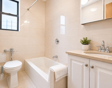 700 Fort Washington Avenue - Photo Thumbnail 10