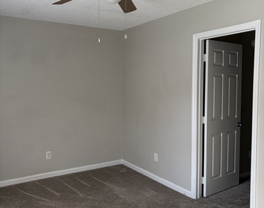 736 Morningside Lane - Photo Thumbnail 14