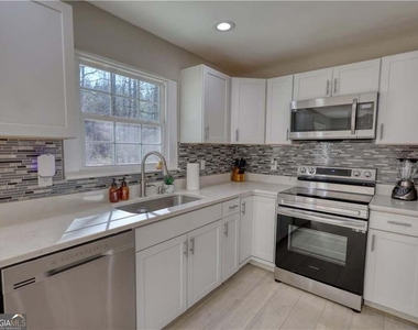 115 Hollybrook Road - Photo Thumbnail 6