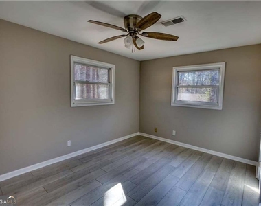 115 Hollybrook Road - Photo Thumbnail 12