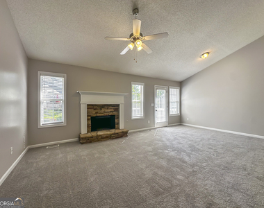 90 Greystone Circle - Photo Thumbnail 3