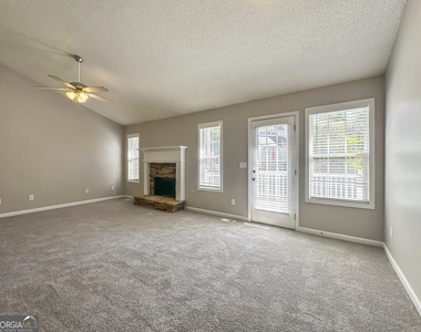 90 Greystone Circle - Photo Thumbnail 5