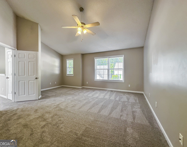 90 Greystone Circle - Photo Thumbnail 8