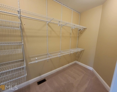 125 Farmington Drive - Photo Thumbnail 10