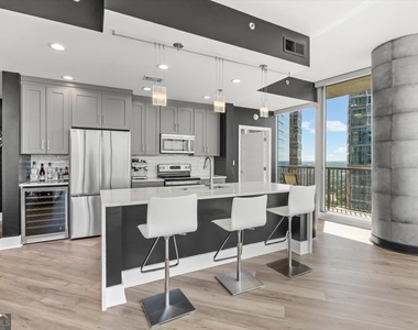 1080 Peachtree Street Ne - Photo Thumbnail 8