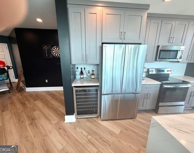 1080 Peachtree Street Ne - Photo Thumbnail 12