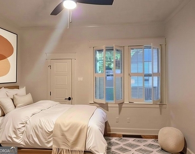 1579 Vesta Avenue - Photo Thumbnail 3