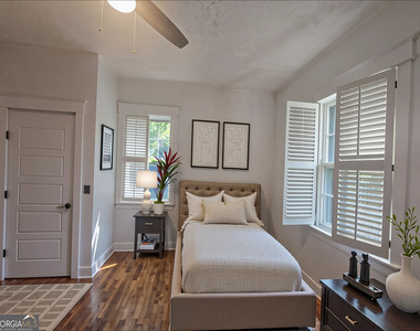 1579 Vesta Avenue - Photo Thumbnail 6